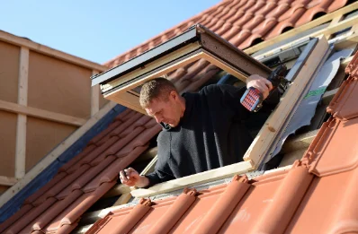 Pose de fenêtres de toit Velux à Frespech